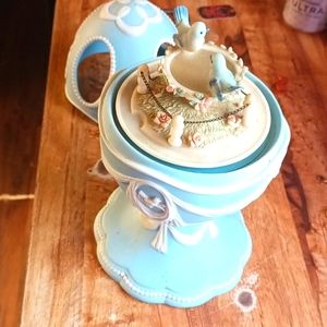 Rare Avon 2003 bird musical